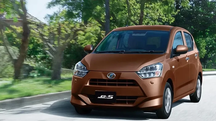 Daihatsu Mira e:S.