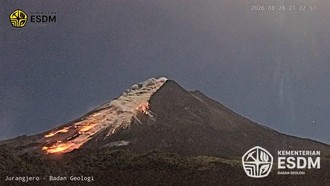 Gunung Merapi Erupsi, Luncurkan Awan Panas Sejauh 2.000 Meter