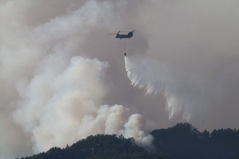 JGSDF CH-47, Helikopter Jepang bantu tangani karhutla. Kalimantan