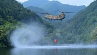 Mengenal CH-47, Helikopter Raksasa Jepang Bantu Padamkan Karhutla