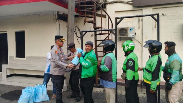 Kegiatan Sabuk Kamtibmas merupakan bagian dari Program Jaga Jakarta melalui Jaga Lingkungan dan Jaga Aturan, yang mendorong komunikasi dan partisipasi masyarakat dalam menjaga keamanan dan ketertiban lingkungan. (dok Ist)
