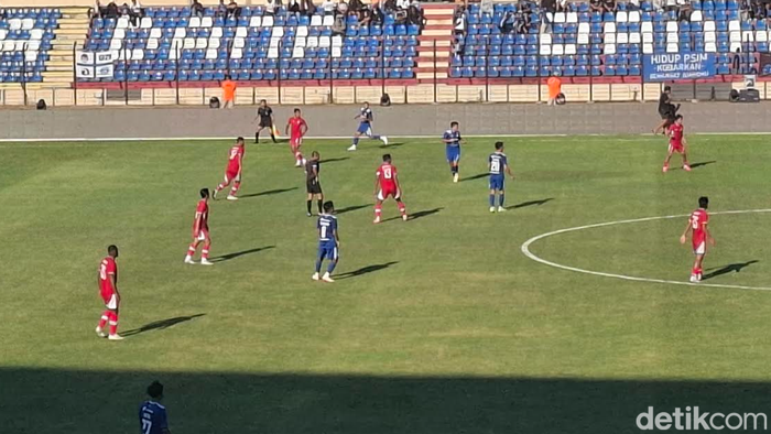 Laga antara PSIM Jogja vs Deltras FC di Stadion Sultan Agung, Bantul, Sabtu (29/8).
