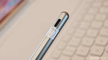 Lenovo Tab Pen dapat dicharging menggunakan USB-C. Foto: Adi FR/detikINET