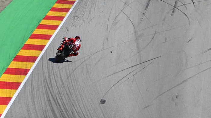 ALCANIZ, SPAIN - AUGUST 29: Marc Marquez of Spain riding the Lenovo Ducati (93) on track during the Tissot Sprint Race at Motorland Aragon Circuit on August 29, 2026 in Alcaniz, Spain. (Photo by Gold & Goose Photography/Getty Images)