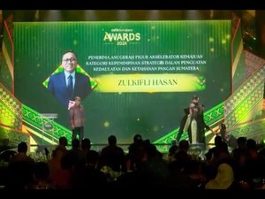 Zulhas Raih detikSumatera Awards Atas Kepemimpinan Strategis Ketahanan Pangan