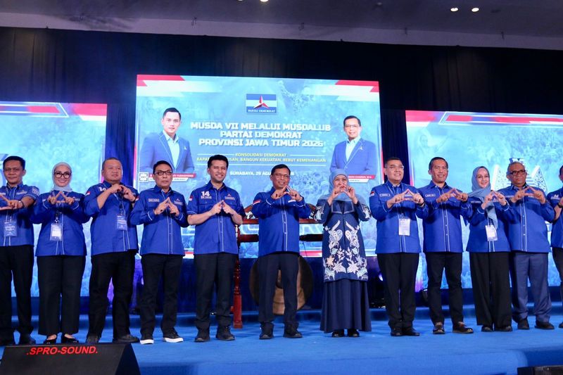 Musda Demokrat Jawa Timur Gubernur Jawa Timur Khofifah Indar Parawansa saat menghadiri pembukaan Musda VII DPD Demokrat Jawa Timur di Surabaya.