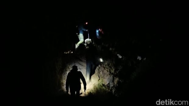 Pendakian ke Gunung Sindoro Pendakian ke Gunung Sindoro
