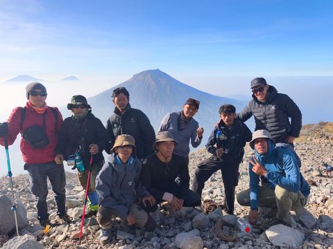Pendakian ke Gunung Sindoro Pendakian ke Gunung Sindoro