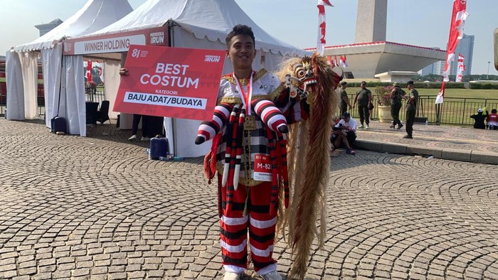 Peserta Merdeka Run 2026 mengenakan kostum Leak Bali