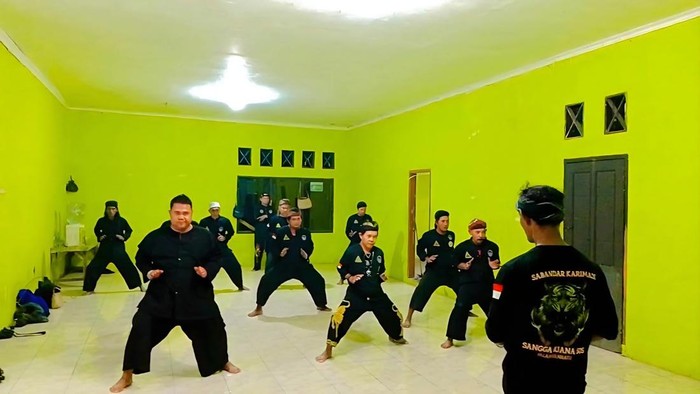Sabandar Karimadi, salah satu perguruan silat paling sepuh yang masih bertahan kokoh di pesisir selatan Jawa Barat.