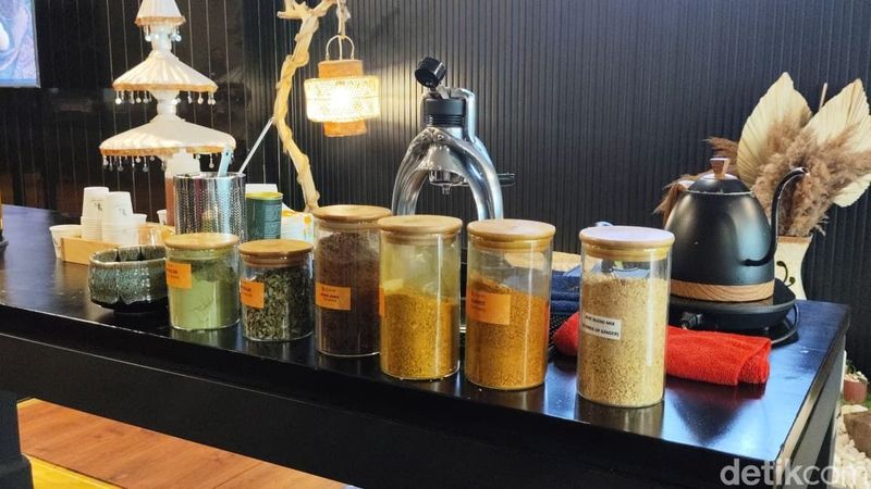 Eksplorasi Jamu Kekinian dengan Teknik Seduh Kopi di 'The Art of Jamu'