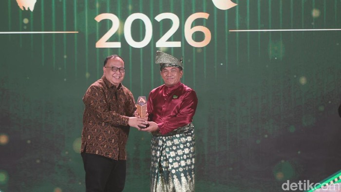 Acara puncak detikSumatera Award 2026 digelar di Grand Ballroom Trans Hotel Jakarta, Jumat (28/8/2026). Berikut para penerima Anugerah Figur Akselerator Kemajuan.