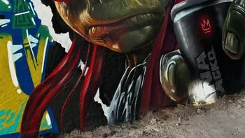 Raphael, Chino Graff. Karakter Raphael dari Teenage Mutant Ninja Turtles tampil membawa kaleng cat semprot dalam mural karya Chino Graff di Los Santos de Maimona, Spanyol. Foto: Street Art Utopia
