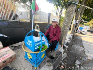 Rahasia Cobek Hitam dan Manisnya Rezeki Tahu Gejrot Asim di Kuningan