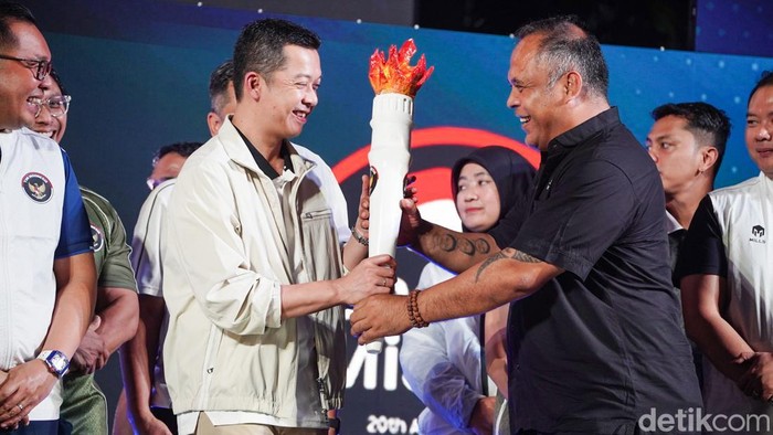 Tim Indonesia Bersiap, 432 Atlet Menuju Asian Games 2026 Chef De Mission (CDM) Asian Games 2026, Kementerian Pemuda dan Olahraga (Kemenpora), dan Komite Olimpiade Nasional menggelar Tim Indonesia day pada Sabtu (29/08/2026) di Lippo Mall Kemang, Jakarta Selatan. Acara ini ditujukan untuk melepas 432 atlet dari 35 cabang olahraga ke Asian Games 2026 pada tanggal 19 September hingga 4 Oktober di Jepang.
