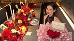Anniversary Romantis ala Billy Syahputra, Kadoi Buket Uang Gede ke Vika