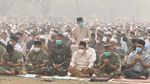 Warga Pontianak Gelar Salat Istisqa di Tengah Karhutla