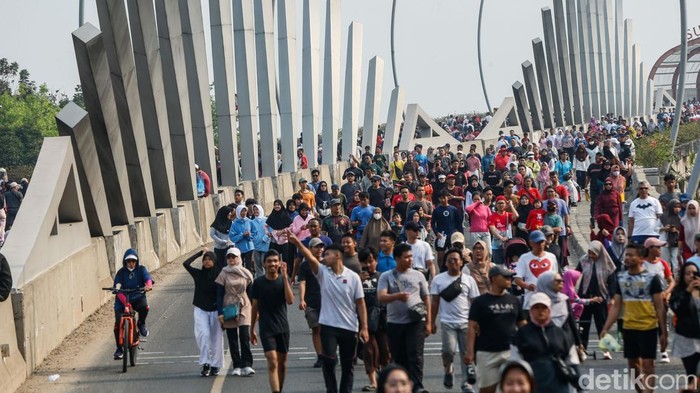 Antusiasme Warga Tak Surut, CFD Bekasi Dipadati Pesepeda hingga Pelari