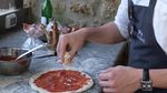 Serunya Honeymoon El Rumi dan Syifa Hadju, Bikin Pizza Bareng di Italia