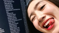 Febby Rastanty terbang ke Sydney, Australia, kali ini tanpa didampingi ibunda. Ibunda mengantarnya ke Bandara Soekarno-Hatta. (Foto: Instagram @febbyrastanty)