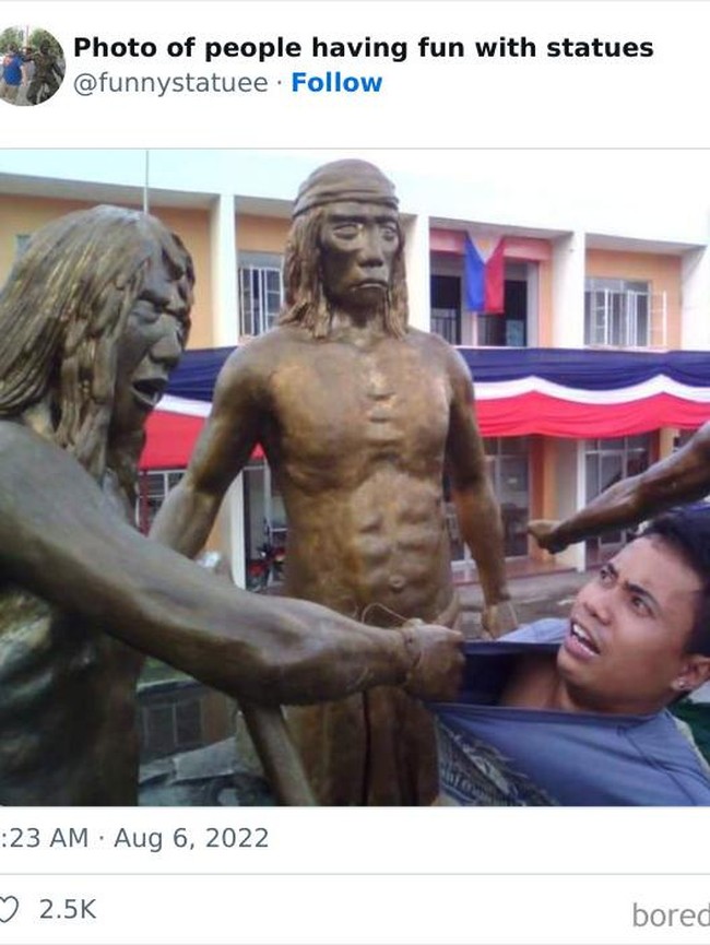 Kumpulan Foto Manusia Satu Frekuensi sama Patung, Posenya Aneh dan Kocak