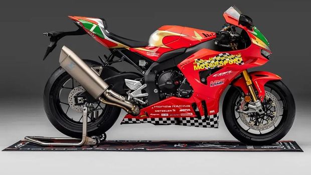 Honda John McGuinness 30th Anniversary Replica CBR1000RR-R Fireblade SP