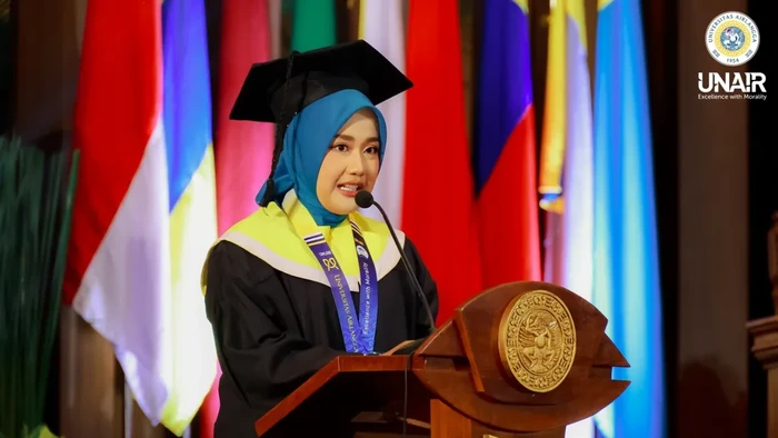 Ikfi Himmati, wisudawan Unair yang dapat beasiswa S2 dari rektor.