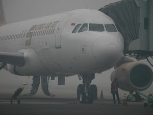 Kebakaran Hutan Bikin Napas Sesak, Penerbangan Batal, Bandara Rugi Rp 1 M