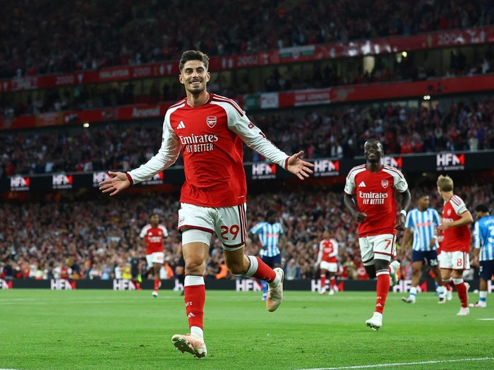 Soccer Football - Premier League - Arsenal v Coventry City - Emirates Stadium, London, Britain - August 21, 2026 Arsenal's Kai Havertz celebrates scoring their first goal REUTERS/Hannah Mckay EDITORIAL USE ONLY. NO USE WITH UNAUTHORIZED AUDIO, VIDEO, DATA, FIXTURE LISTS, CLUB/LEAGUE LOGOS OR 'LIVE' SERVICES. ONLINE IN-MATCH USE LIMITED TO 120 IMAGES, NO VIDEO EMULATION. NO USE IN BETTING, GAMES OR SINGLE CLUB/LEAGUE/PLAYER PUBLICATIONS. PLEASE CONTACT YOUR ACCOUNT REPRESENTATIVE FOR FURTHER DETAILS..