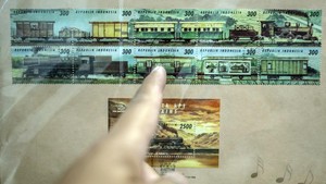 Pameran turut mengangkat sejarah perjalanan perdana kereta api di Indonesia pada 10 Agustus 1867. Rute pertama menghubungkan Stasiun Samarang dengan Stasiun Tanggung, Grobogan, dan menjadi tonggak penting dalam sejarah transportasi perkeretaapian nasional. ANTARA FOTO/Aprillio Akbar