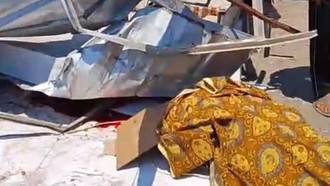Lansia di Jember Tewas Tertimpa Kanopi Apotek saat Truk Sound Horeg Melintas