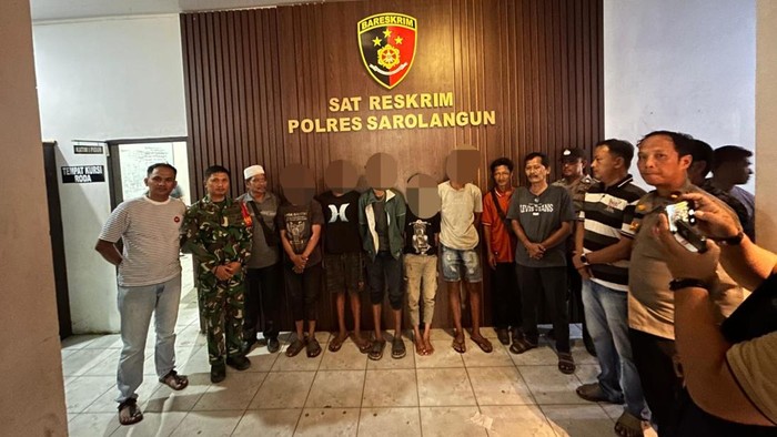 Lima pelaku pengeroyokan anggota TNI di Sarolangun, Jambi, menyerahkan diri.