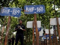 Pemakaman Massal Korban Banjir Nepal, Label Jenazah Ditata dalam Pot Bunga