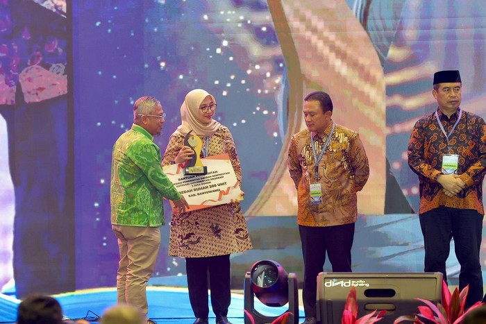 Banyuwangi Terima Insentif 300 Unit Bedah Rumah Buah Gotong Royong Renovasi Ribuan Rumah Warga Miskin