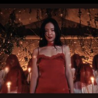 Gaya Jennie BLACKPINK di MV Fallen Angel, Konsepnya Dituduh Illuminati