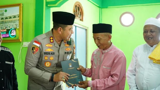 Polres Kepulauan Meranti turun ke masjid ajak warga cegah karhutla Polres Kepulauan Meranti turun ke masjid ajak warga cegah karhutla, Jumat (28/8/2026).