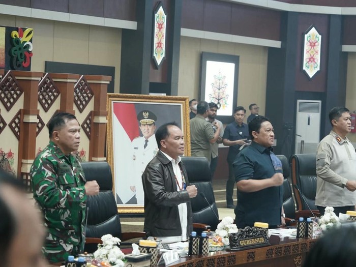 Rakor besar karhutla di Aula Jayang Tingang, Kantor Gubernur Kalteng, Sabtu (29/8/2026) malam. (dok Humas Pemprov Kalteng)