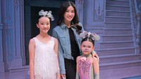 Sarwendah mengatakan ulang tahun ke-37 ini terasa beda tapi spesial. Bukan soal perayaan yang mewah, tapi soal kesempatan buat duduk di kursi penonton dan ngeliat kalian bersinar. Penampilan tadi adalah hadiah terbaik yang Bunda terima di hari ulang tahun ini. Love you beyond words, my precious Ballerinas, tulisnya dilihat di Instagram, Minggu (30/8/2026). (Foto: dok Instagram sarwendah29)