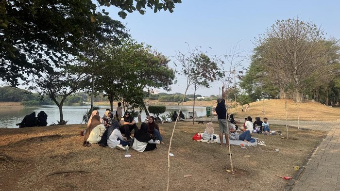 Suasana Taman Waduk Ria Rio di Jaktim (Adhfar/detikcom)