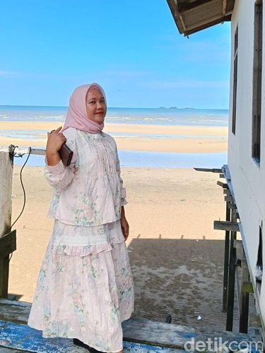 Viral hunian di atas laut Balikpapan. Buka pintu langsung laut lepas, sang pemilik santai hadapi angin dan pasang meski sempat dikira video editan AI.