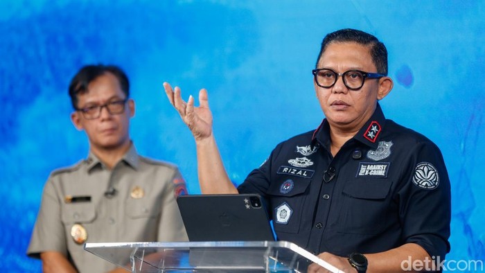 Pemerintah mengambil langkah pengawasan terhadap 19 badan upaya nan diduga berangkaian dengan kebakaran rimba dan lahan (karhutla) di tujuh provinsi. Total area nan terbakar di wilayah badan upaya tersebut mencapai 11.046,69 hektare.