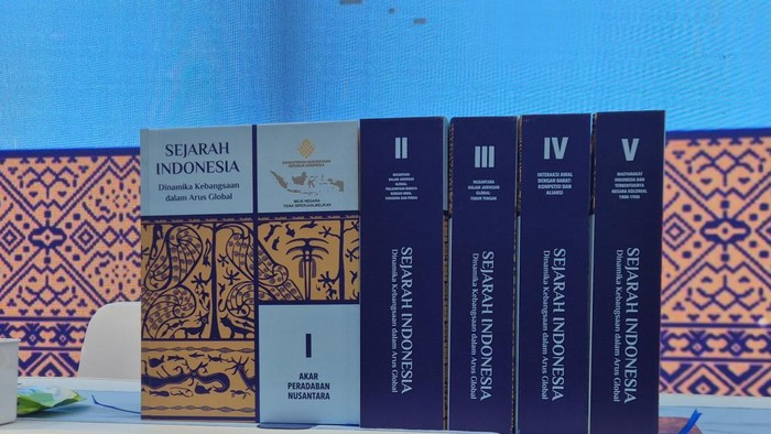 5 jilid buku Sejarah Indonesia