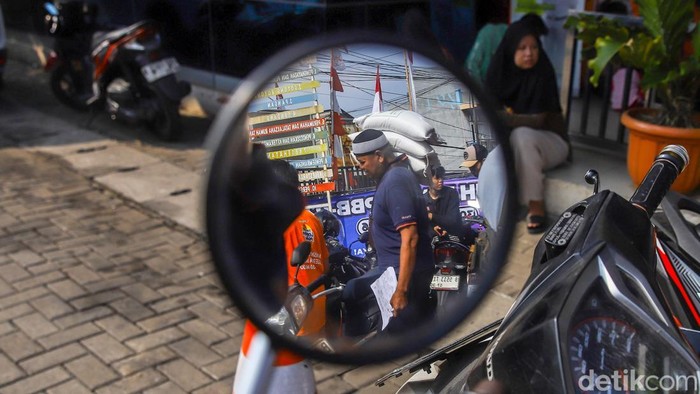 Sebanyak 5.600 KK di Pulo Gebang menerima bantuan beras 30 kilogram. Bantuan ini menjadi penyangga kebutuhan pangan di tengah tekanan pengeluaran.