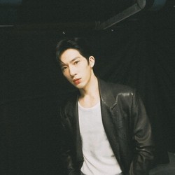 5 Potret Jing Boran, Si Luke The Early Spring yang Lagi Jadi Idola