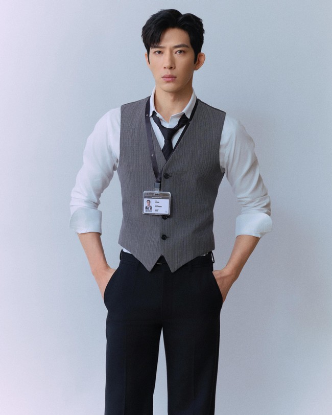  Aktor berusia 37 tahun ini pun sukses membintangi beberapa judul drama China seperti Love Weaves Through a Millennium, The Love of Hypnosis, Psychologist, A League of Nobleman, Road Home, dan Regeneration. Foto: Instagram @jingxiaoxiansheng