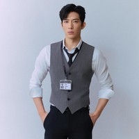  Aktor berusia 37 tahun ini pun sukses membintangi beberapa judul drama China seperti Love Weaves Through a Millennium, The Love of Hypnosis, Psychologist, A League of Nobleman, Road Home, dan Regeneration. Foto: Instagram @jingxiaoxiansheng