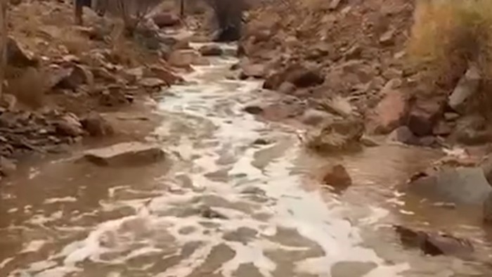 Aliran sungai di gurun Madinah, Arab Saudi