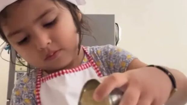 Viral! Pamer Aksi Memasak, Bocah Ini Berhasil Memukau Netizen