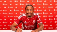 Fans Liverpool Bikin Barcola Jatuh Hati