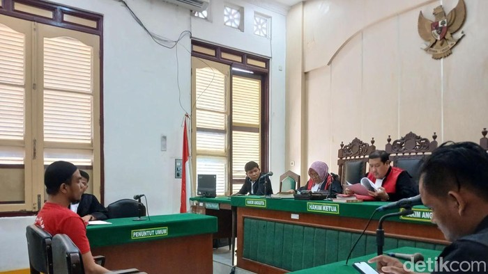 Foto : Sidang putusan di ruang Cakra 5 Pengadilan Negeri Medan, Senin (31/8/2026) sore(Juita Sinuhaji/detikSumut)